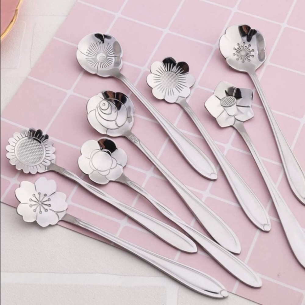 NEW 8pcs Stainless Steel Flower Silver Spoon Set